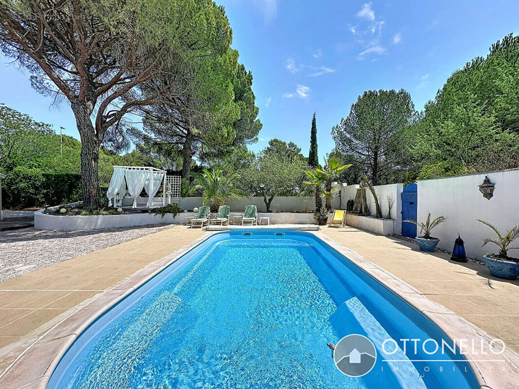 Maison à ROQUEBRUNE-SUR-ARGENS