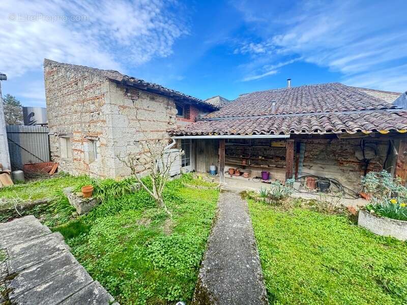 Maison à CASTELCULIER