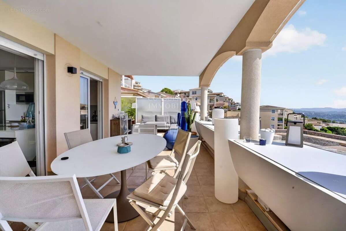 Appartement à MANDELIEU-LA-NAPOULE