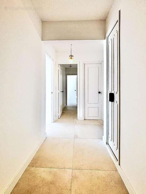 Photo 3 - Appartement à SAINT-RAPHAEL