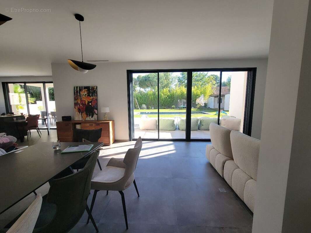 Maison 220 m² à Tourbes  - photo 6