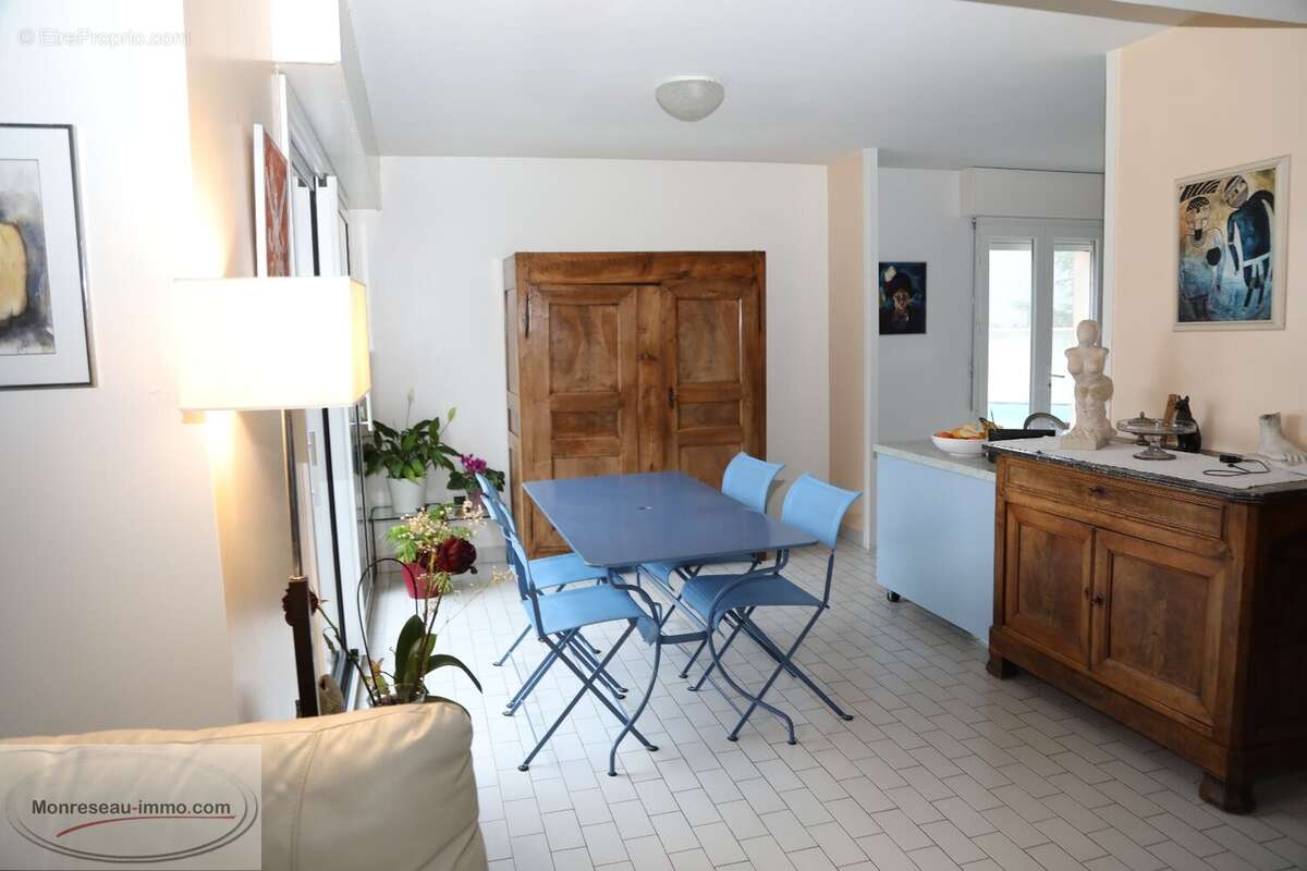 Maison à CHEVAGNY-LES-CHEVRIERES