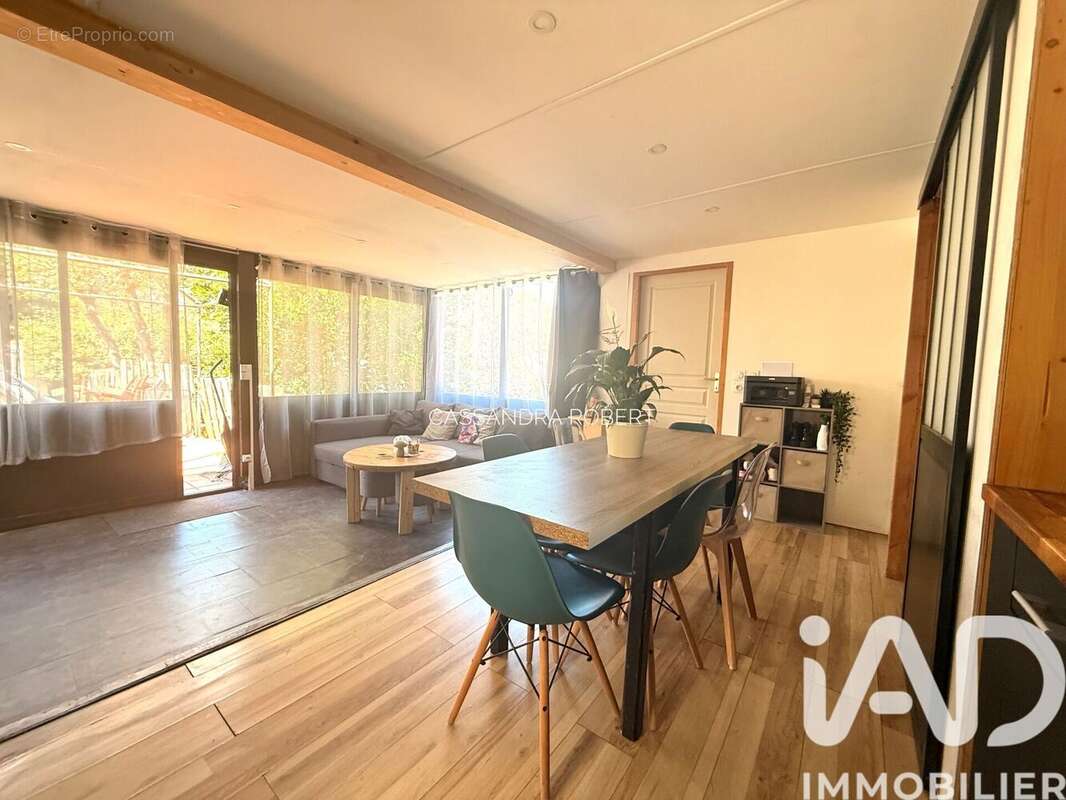 Photo 3 - Maison à LE CASTELLET