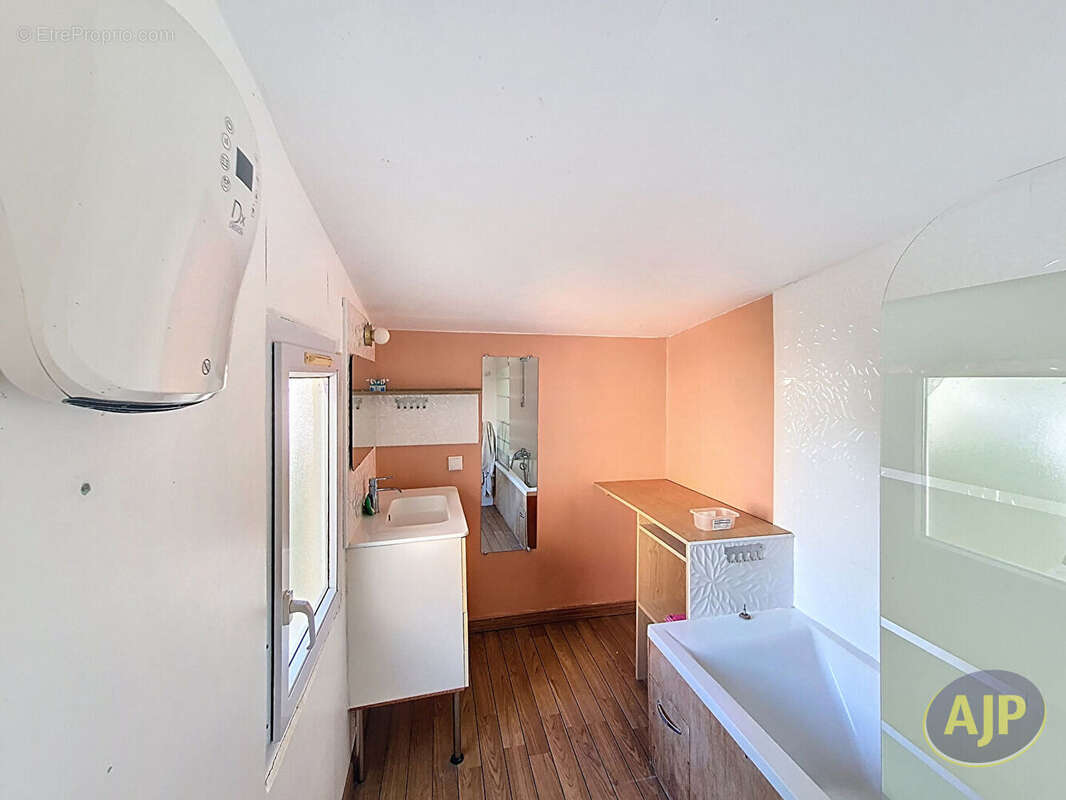 Maison à BAZOGES-EN-PAILLERS