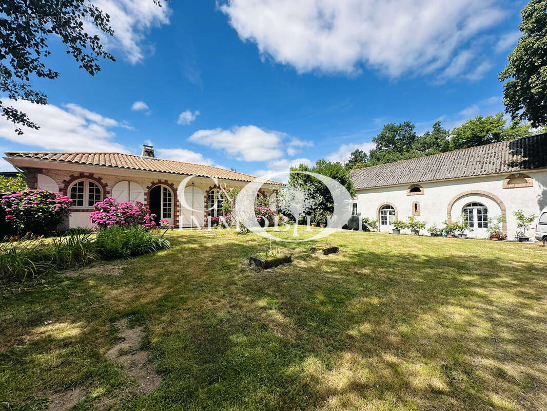 Maison à BEAUFOU