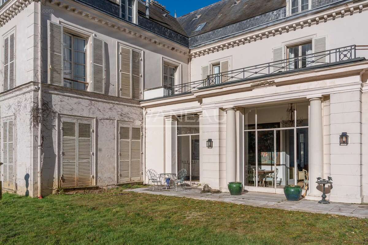 En bord de Seine, à proximité immédiate de Fontainebleau - photo 27