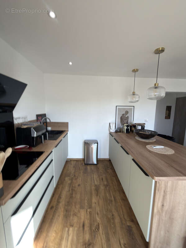 Appartement F3 rénové en centre ville - photo 7