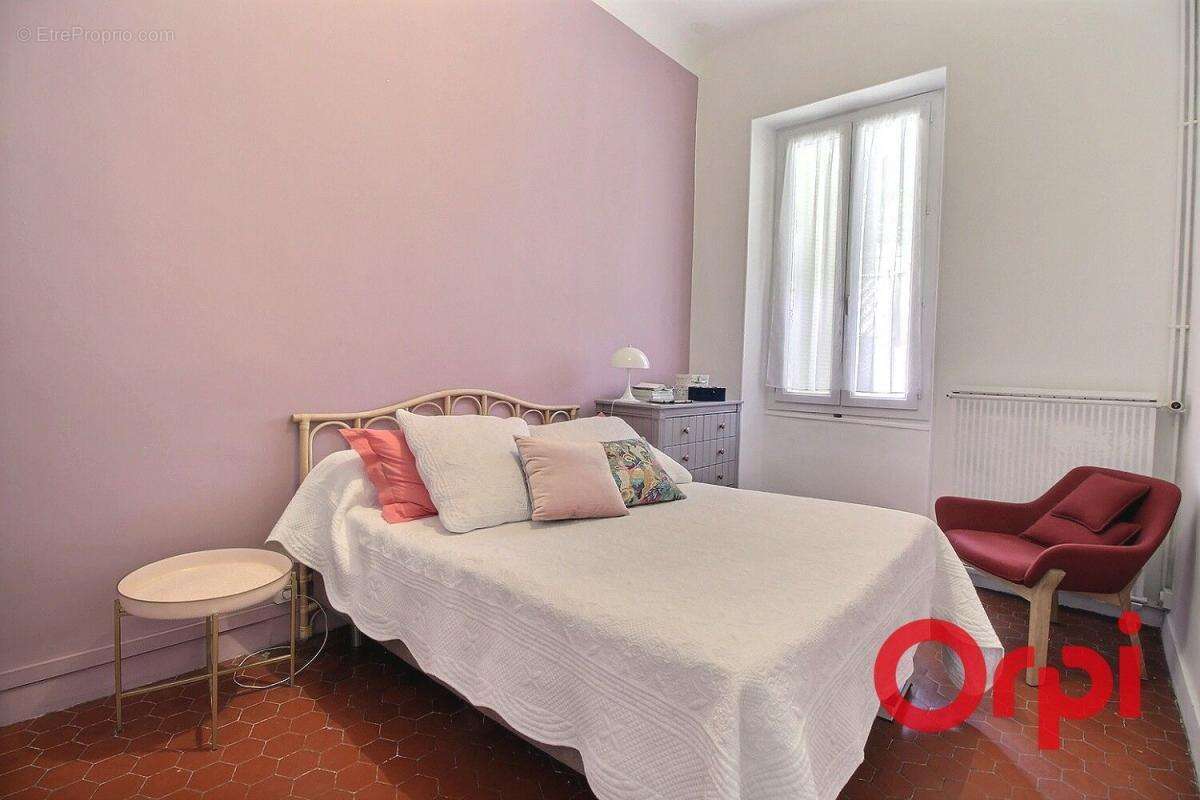 Appartement à MARSEILLE-2E