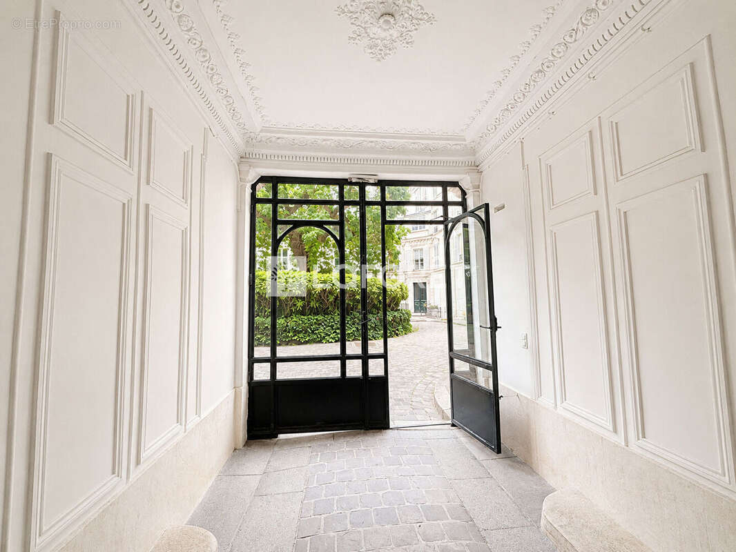 Appartement à PARIS-17E