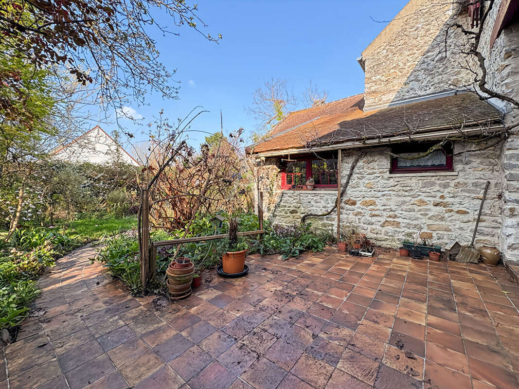 Maison à JANVILLE-SUR-JUINE