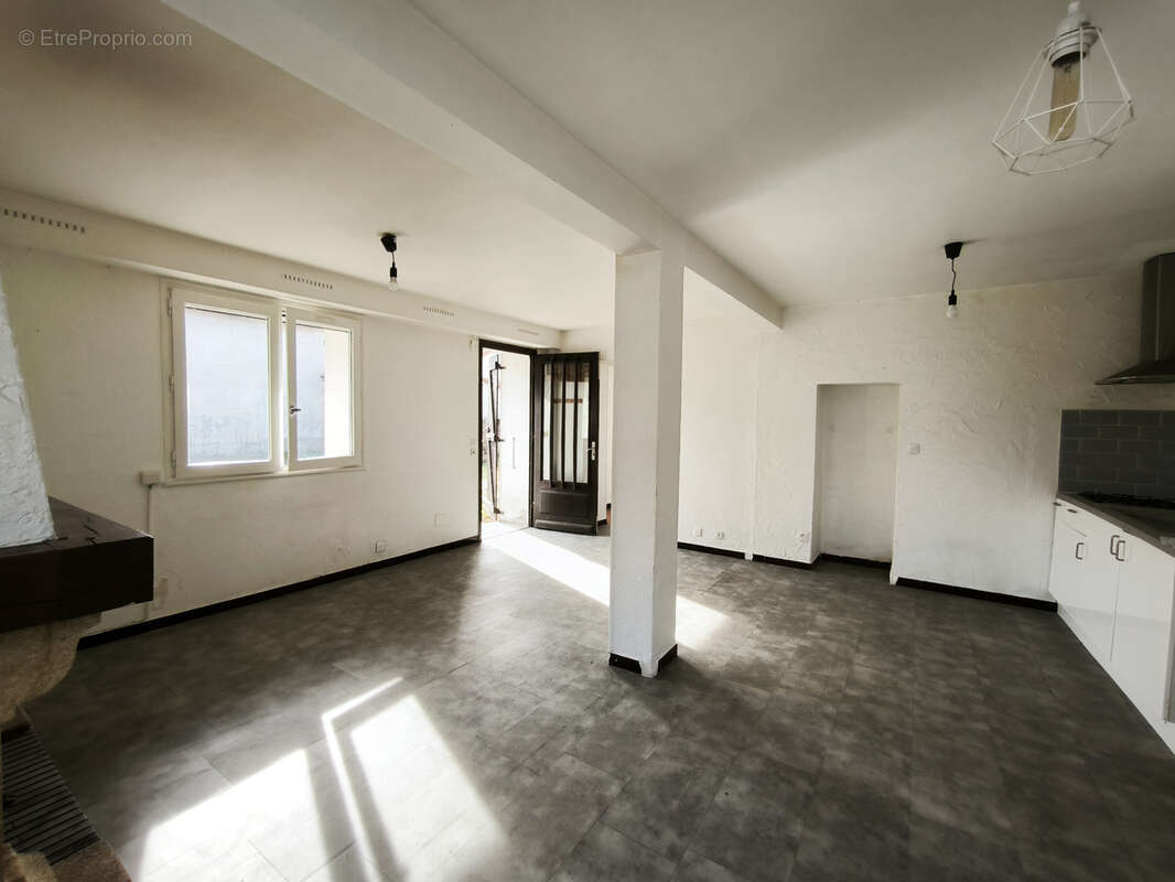 Appartement à VEAUCHE