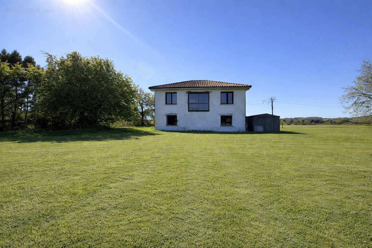 Maison à SAINTE-LIVRADE-SUR-LOT