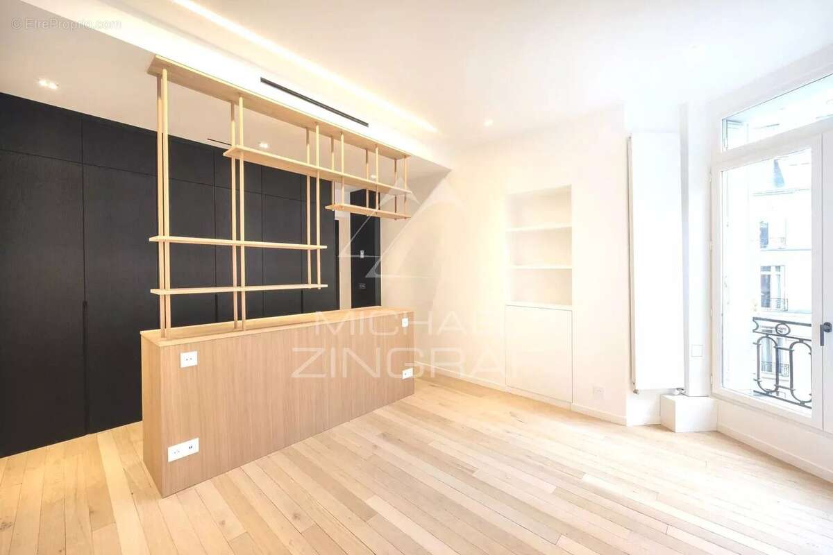 Appartement à PARIS-8E