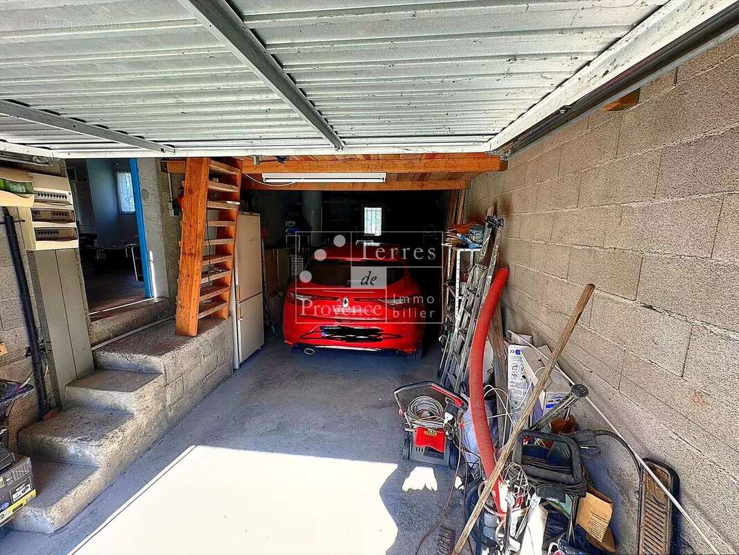 Maison à SILLANS-LA-CASCADE