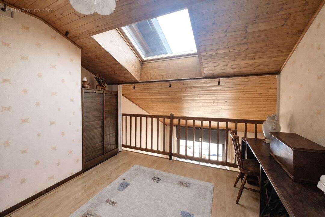 Maison 219 m² à Villaz  - photo 8