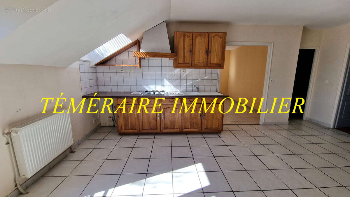 Maison à MONT-SUR-MONNET