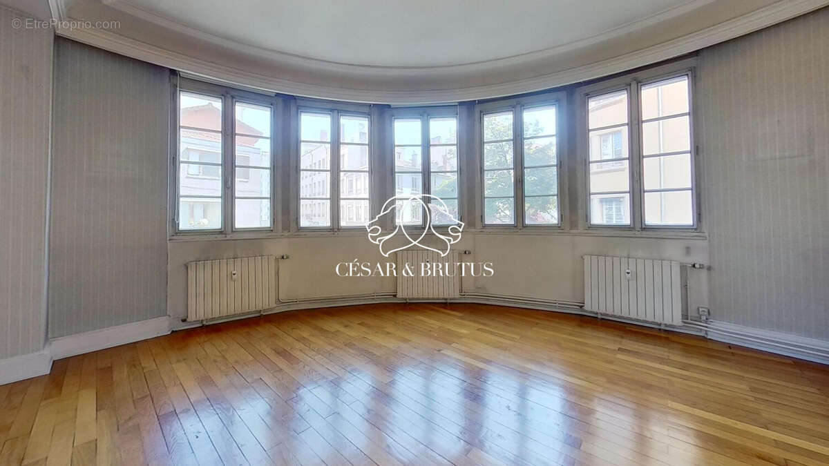 Appartement 137 m² à Lyon-7e  - photo 3