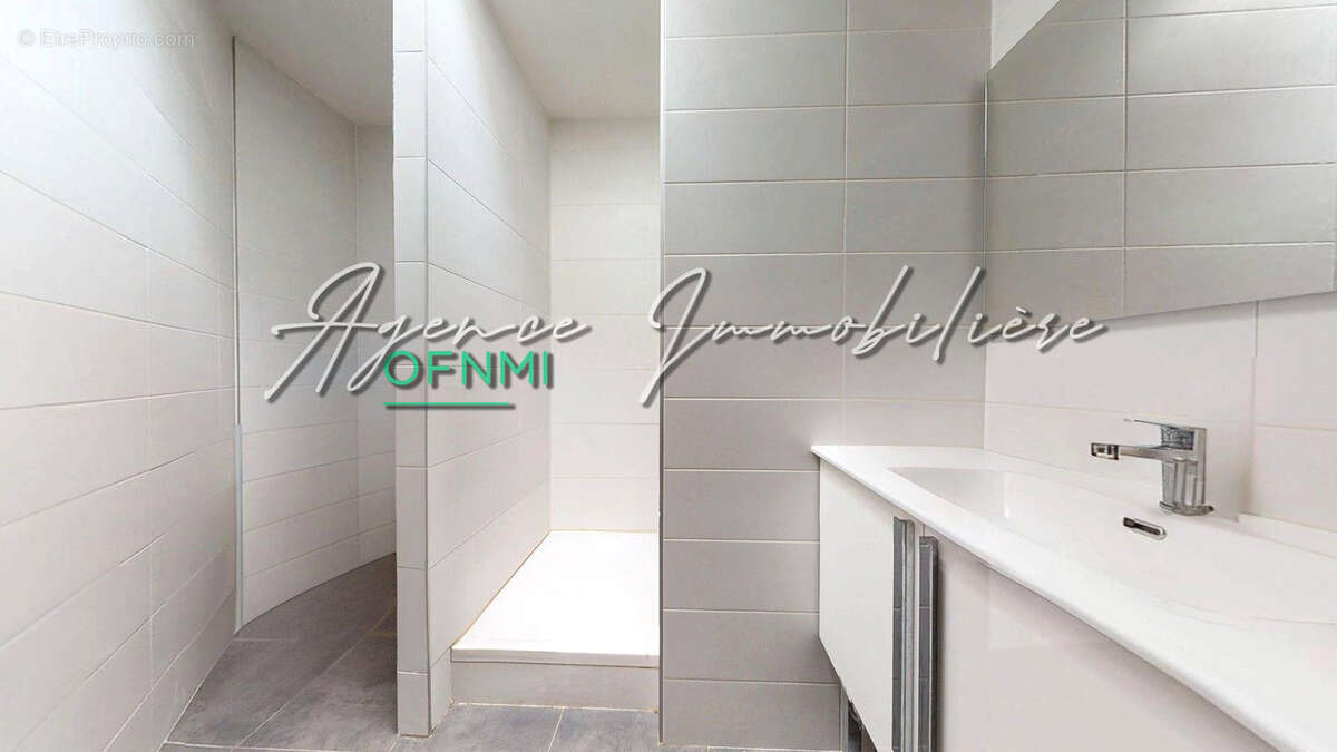 Appartement à SURY-LE-COMTAL