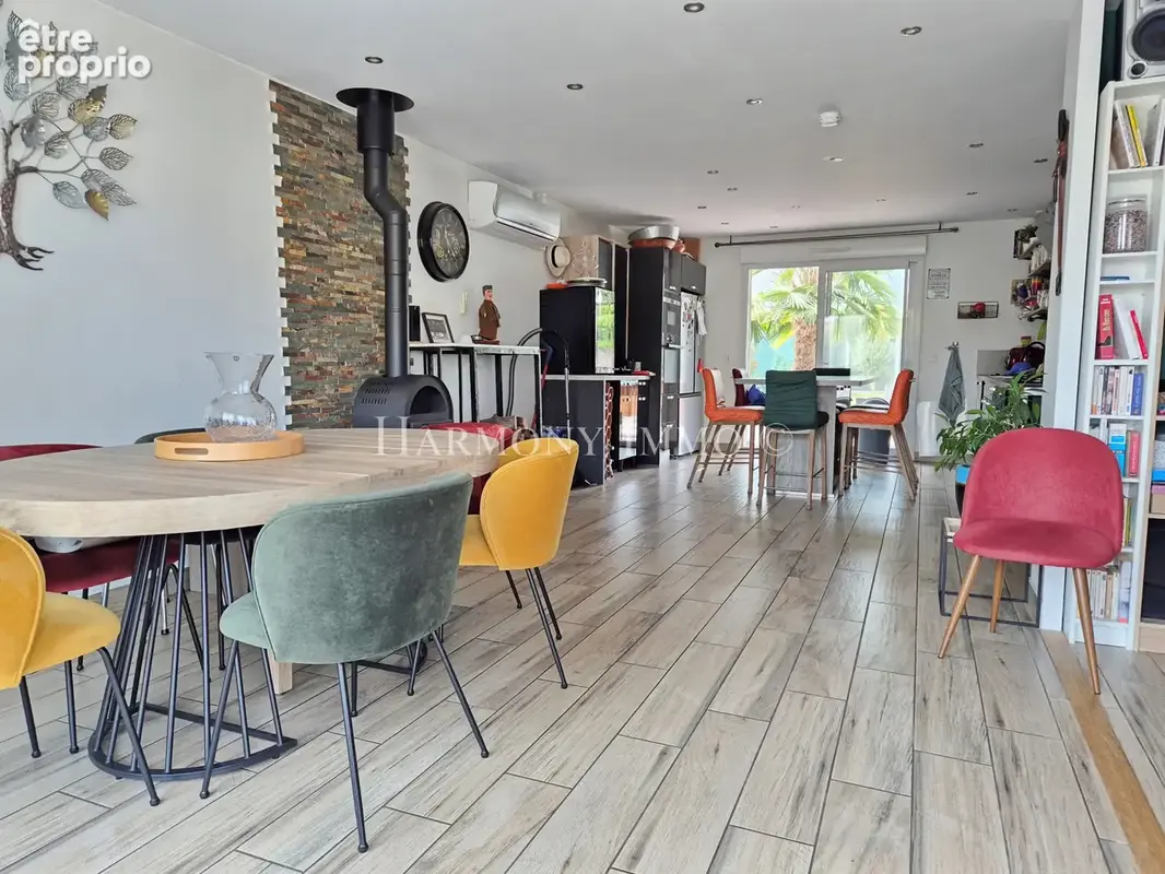 Maison de plain pied 4 pièces de 92 m2 avec piscine et jardin arboré - photo 4