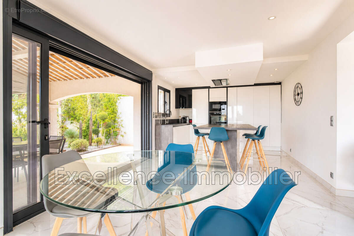 Maison 235 m² à Sainte-Maxime  - photo 9