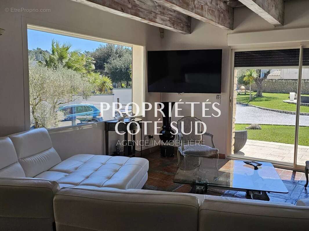 Maison à SAINT-LAURENT-DES-ARBRES