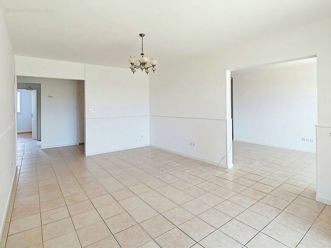 Appartement à VITROLLES