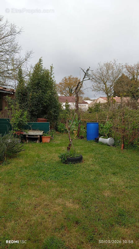 Terrain à SAINT-ETIENNE-DE-MER-MORTE