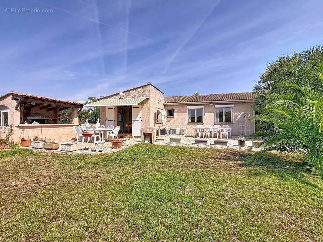 Photo 1 - Maison à LE MUY