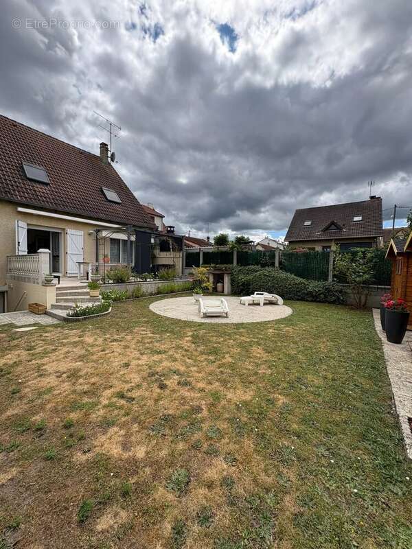 Maison à VIGNEUX-SUR-SEINE