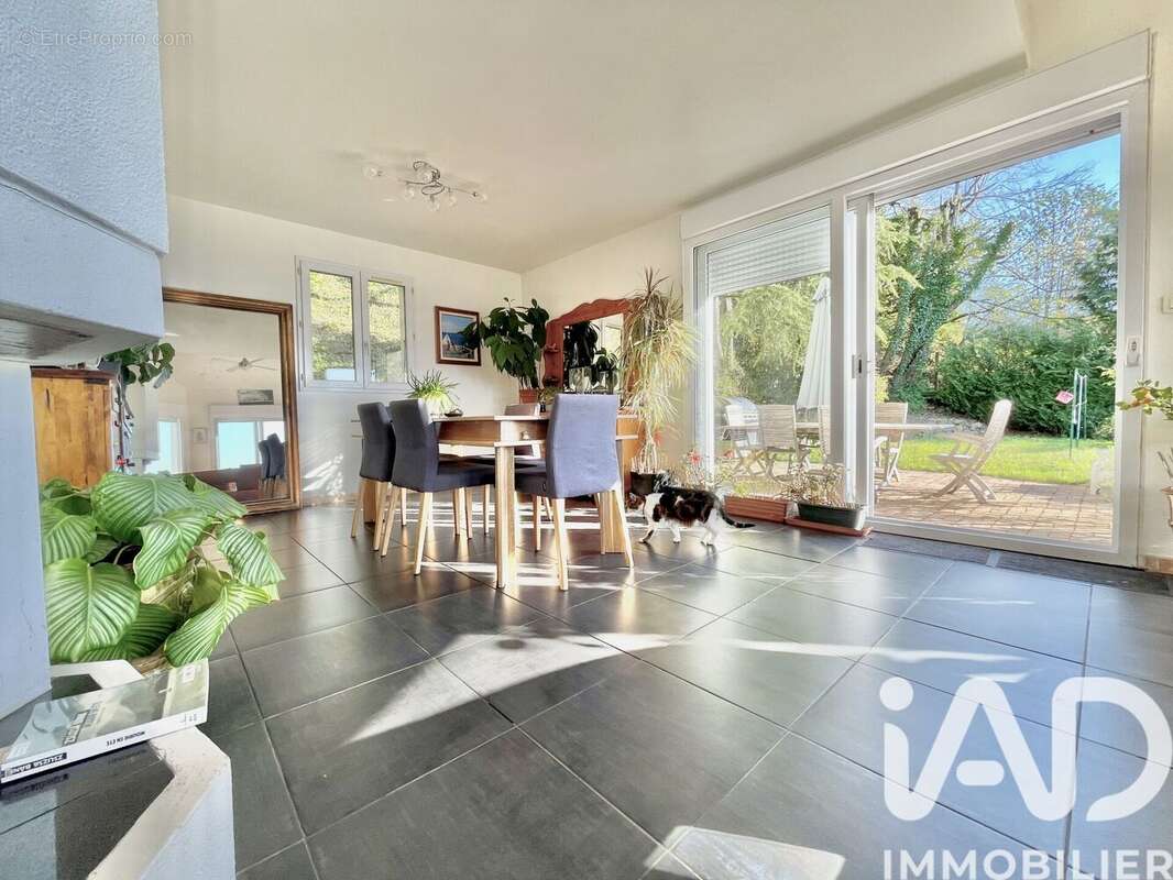 Maison 254 m² à Venon  - photo 3