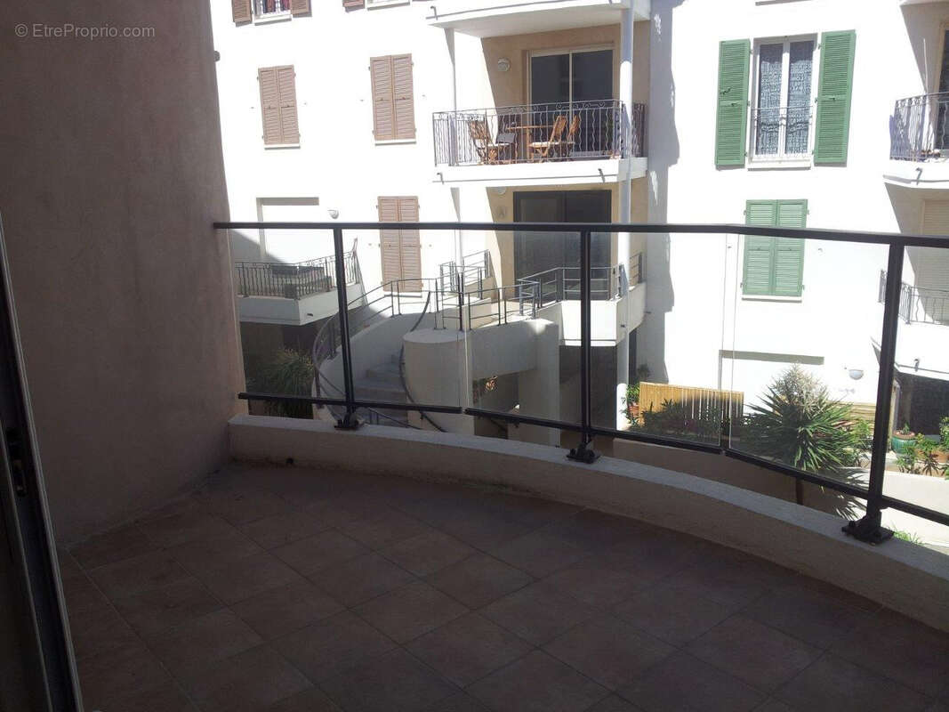 La ciotat beau studio avec terrasse et garage - photo 7