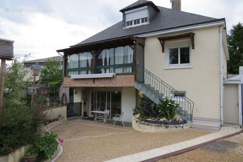 Maison à SAINT-CYR-SUR-LOIRE