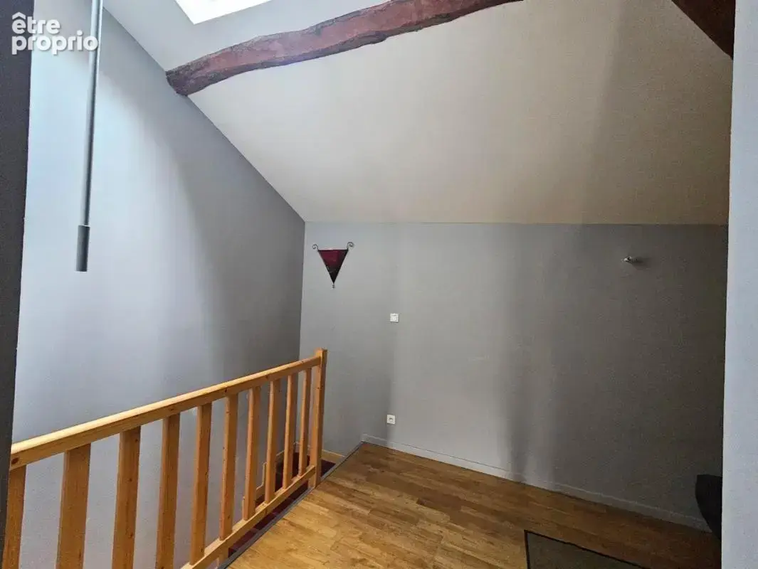Maison 176 m² habitables - jardin - cour - grange  CHAURIAT (63) - photo 21
