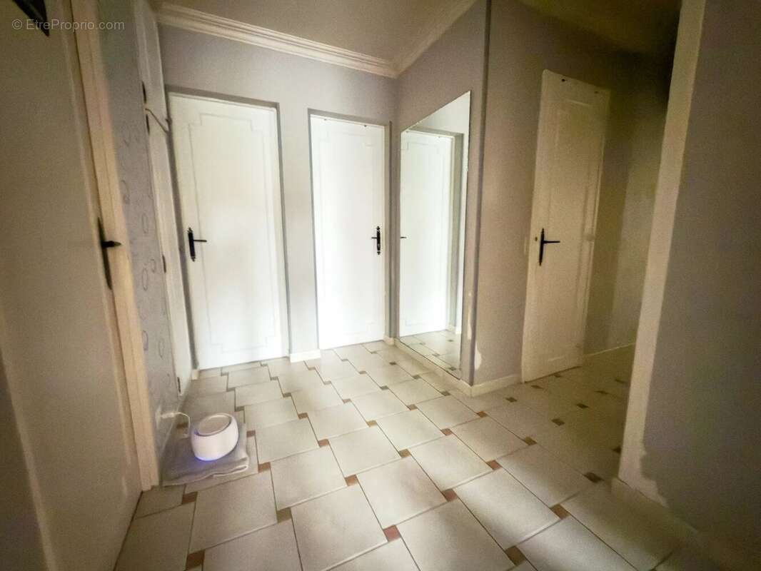 Appartement à LES PAVILLONS-SOUS-BOIS