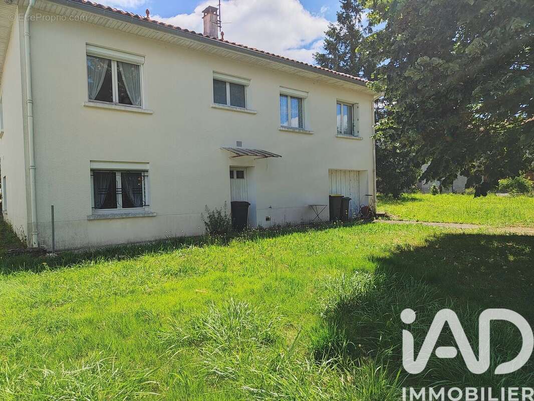 Photo 2 - Maison à ROUMAZIERES-LOUBERT