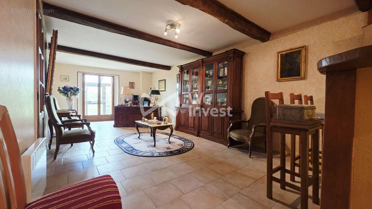 Maison à MAUBERT-FONTAINE