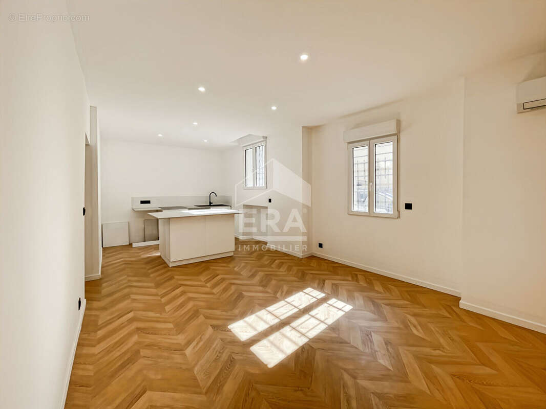 Appartement à MARSEILLE-4E