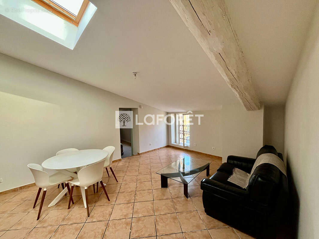 Appartement à L'ISLE-SUR-LA-SORGUE