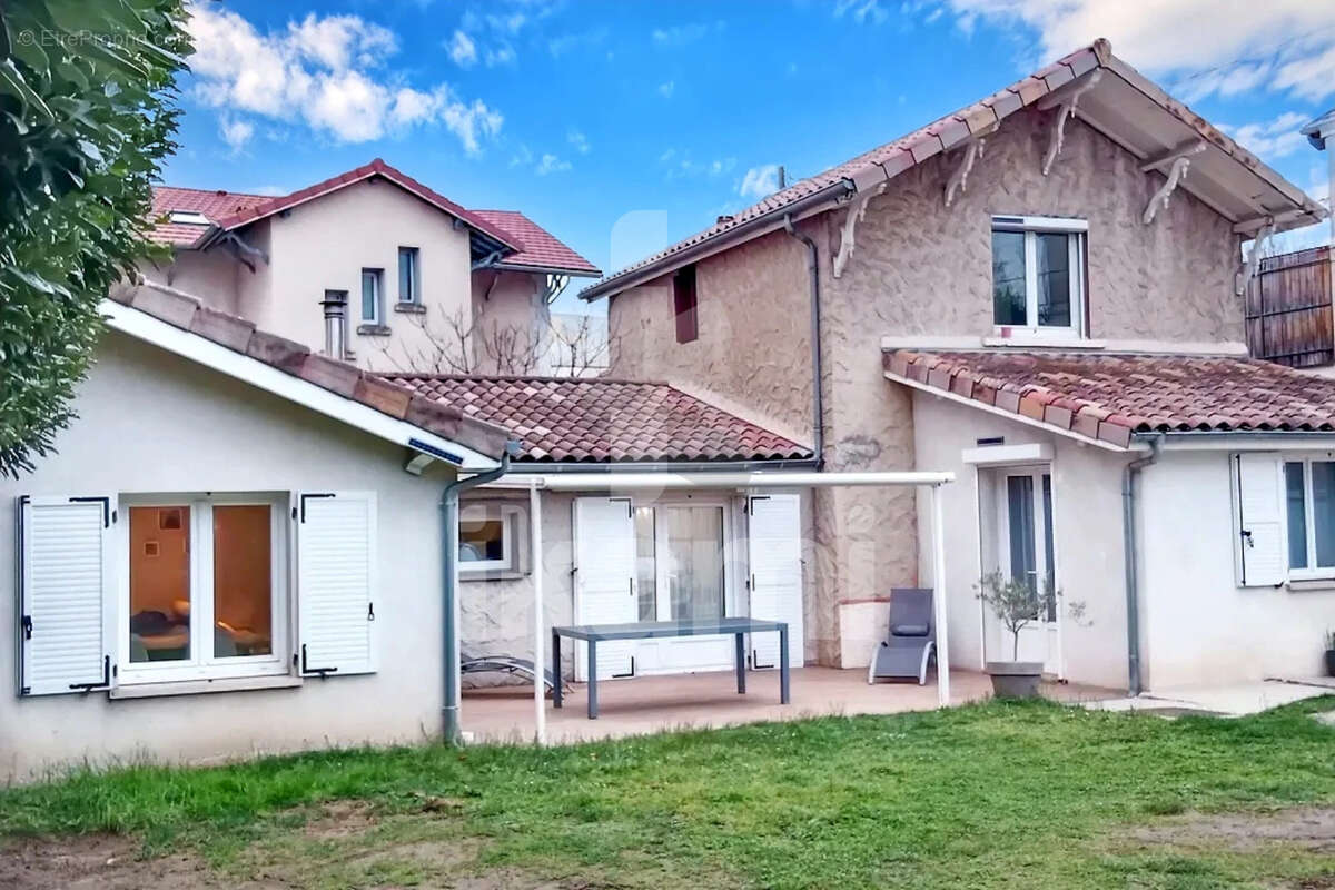 Maison à ROMANS-SUR-ISERE