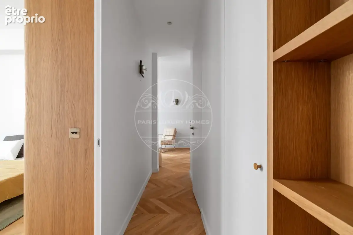 Superbe loft avec verrière à Paris 1er ! - photo 11