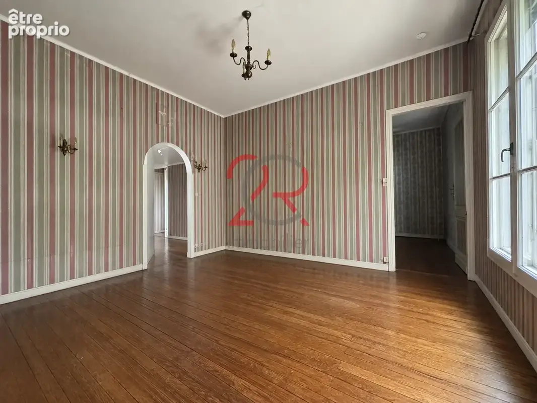 MAISON DE 113 M2 , 3/4 chambres , double garage , fort potentiel - photo 8