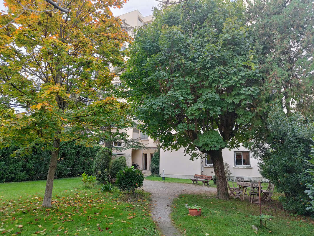 Appartement Type 2 avec balcon, cave et parking, Résidence LE FLANDREYSY, 26000 Valence - photo 13