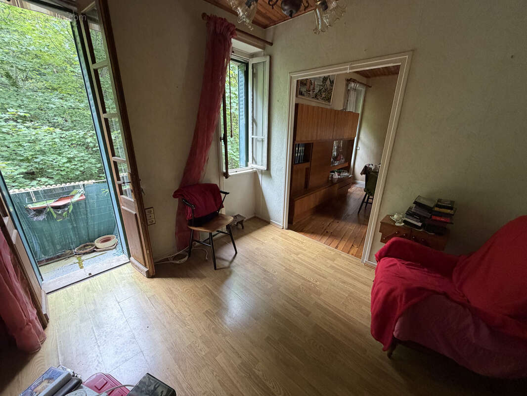 Maison à LA MONNERIE-LE-MONTEL