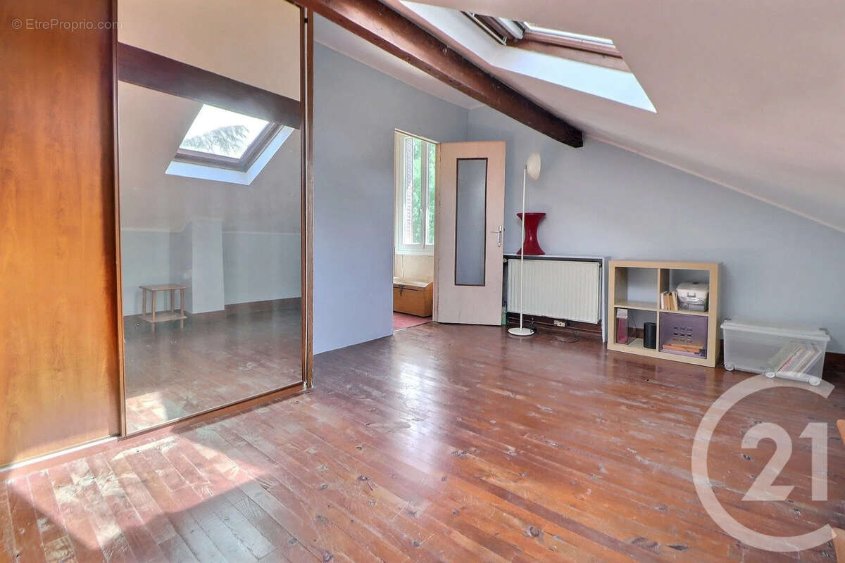 Maison 105 m² à Aulnay-Sous-Bois  - photo 9