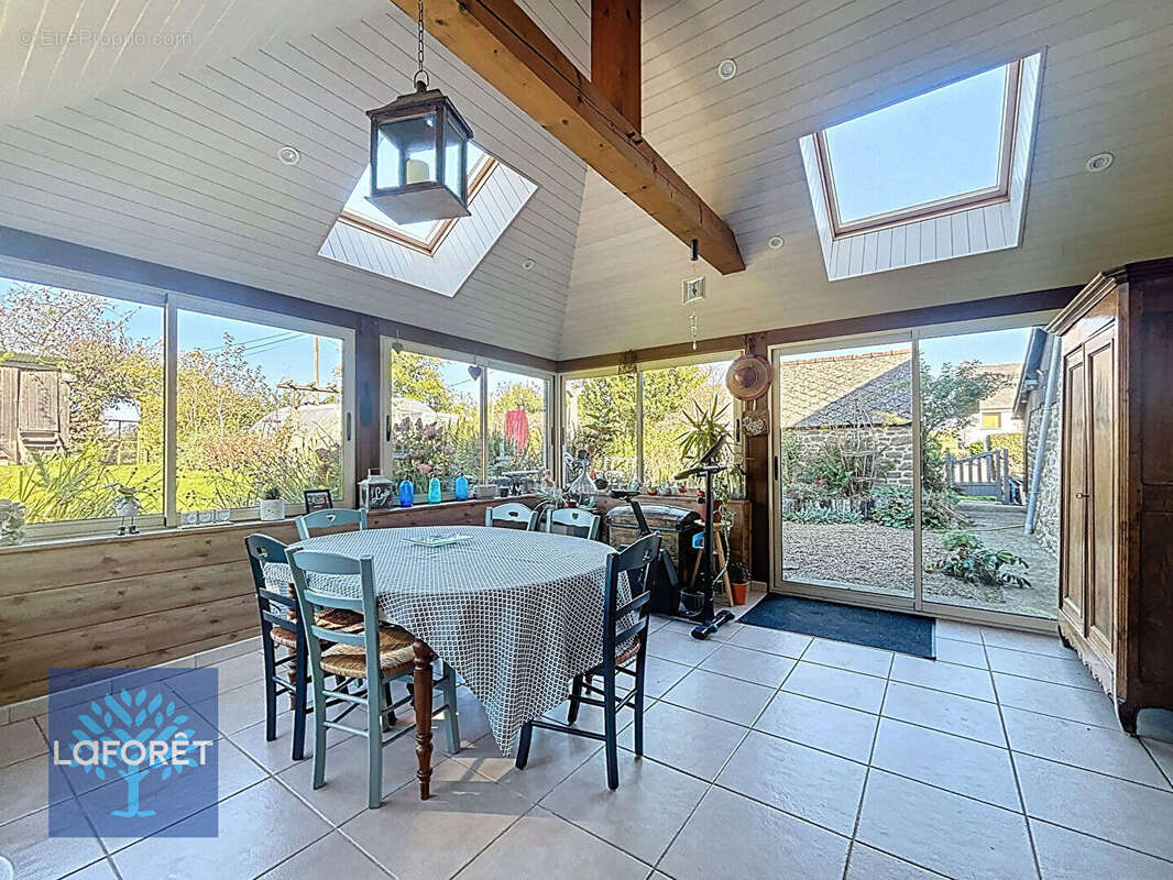 Maison à SAINT-GERMAIN-EN-COGLES