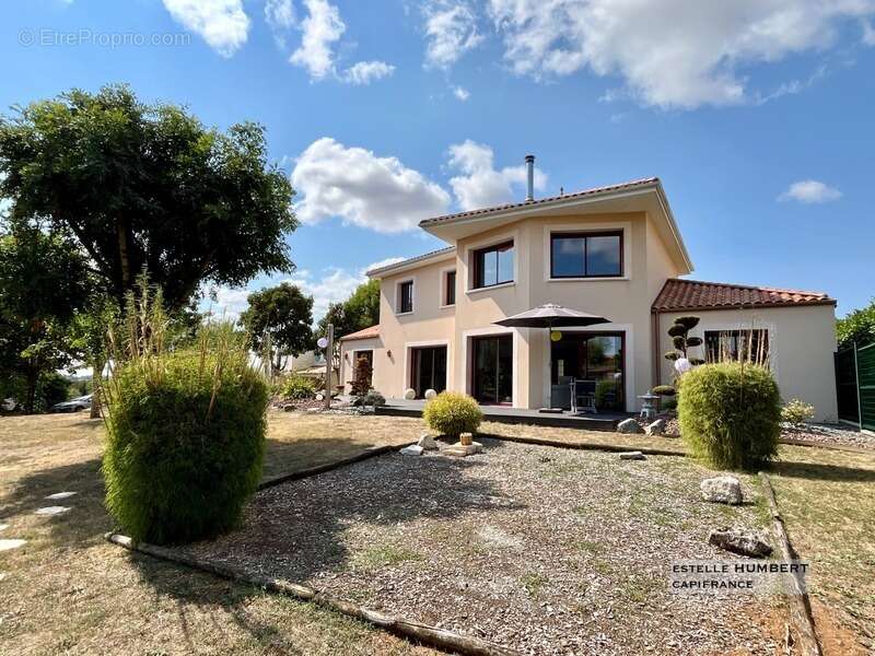 Maison à FONTENAY-LE-COMTE