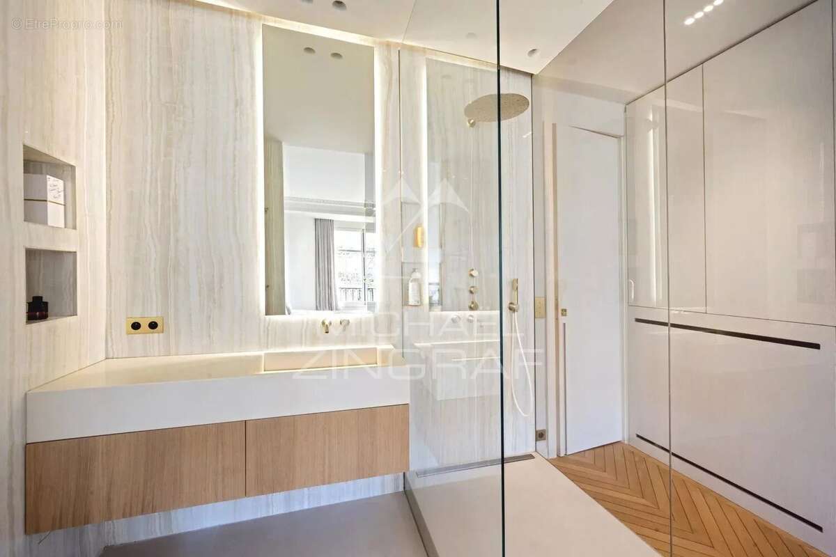 Appartement à PARIS-7E