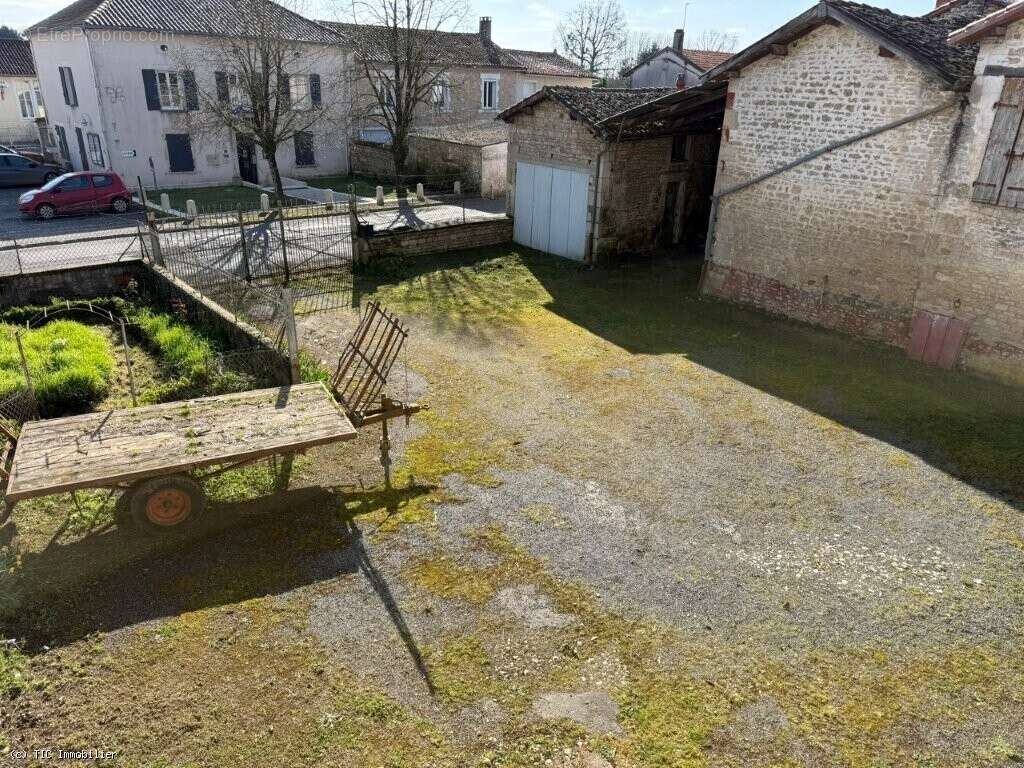 Maison à VILLEFAGNAN