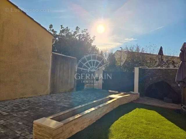 Maison à L'ISLE-SUR-LA-SORGUE