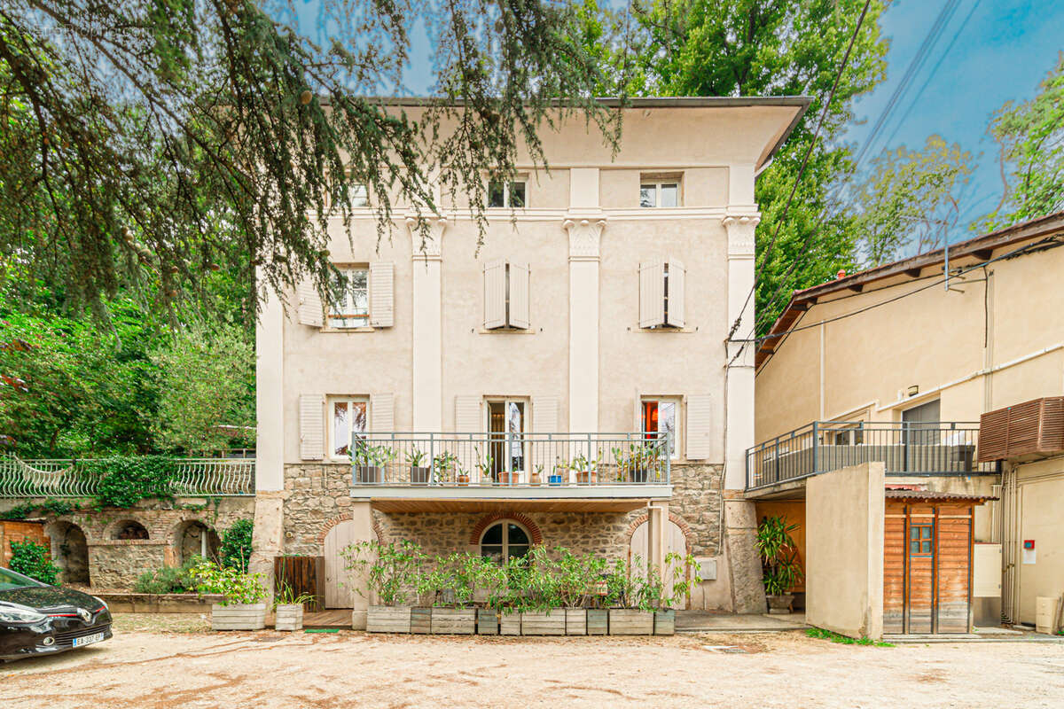 Appartement à OULLINS